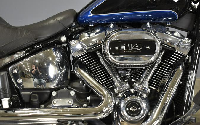2022 Harley-Davidson Heritage Classic 114 Reef Blue/Vivid Black (Black Finish w/Cast Wheels)