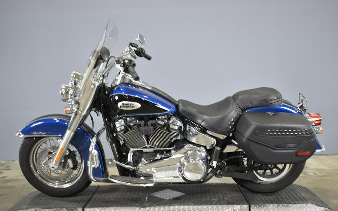 2022 Harley-Davidson Heritage Classic 114 Reef Blue/Vivid Black (Black Finish w/Cast Wheels)