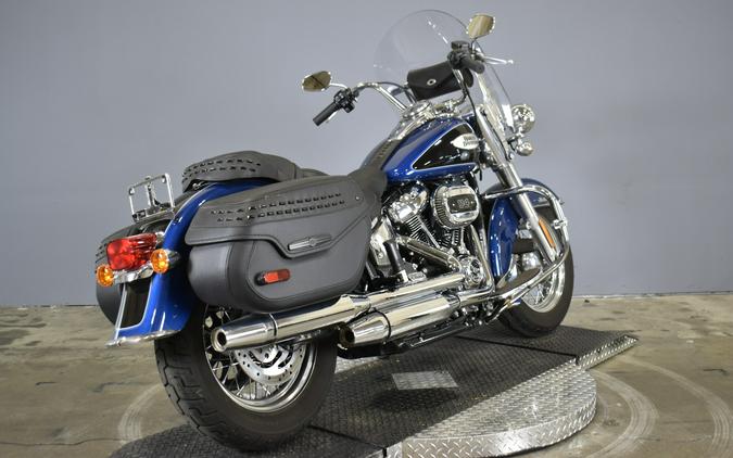 2022 Harley-Davidson Heritage Classic 114 Reef Blue/Vivid Black (Black Finish w/Cast Wheels)