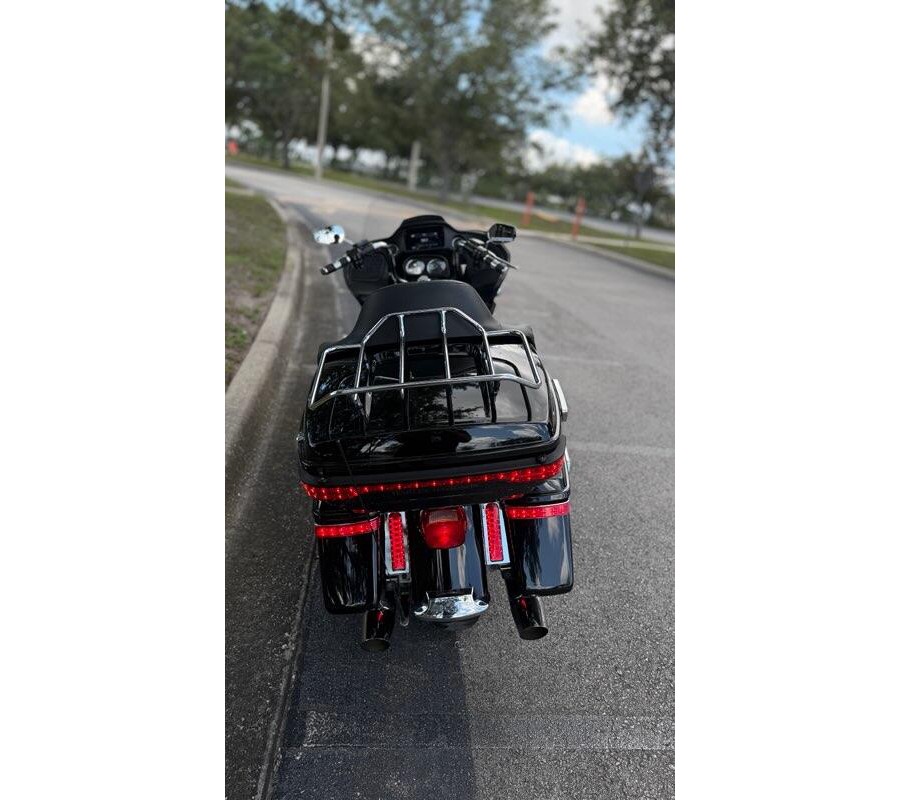 2019 Harley-Davidson® Road Glide® Vivid Black