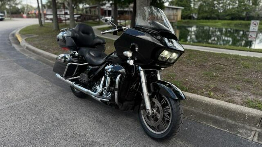 2019 Harley-Davidson® Road Glide® Vivid Black