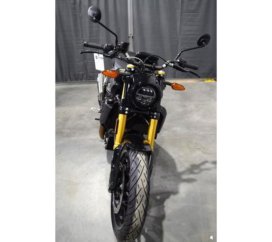 2019 Indian Motorcycle® FTR™ 1200 S Titanium Metallic over Thunder Black Pearl