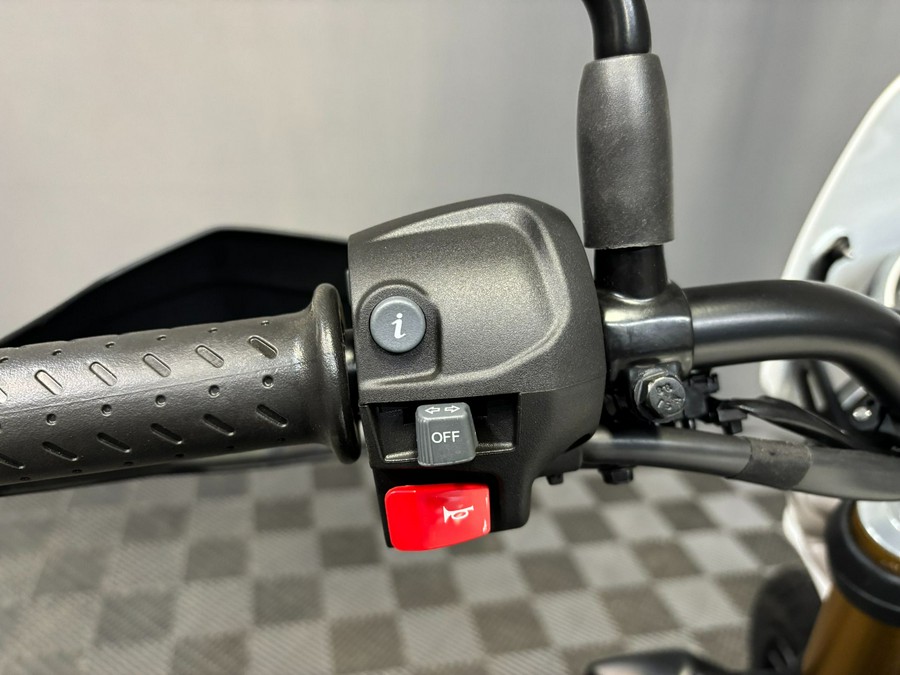 2026 Triumph Scrambler 400 XC