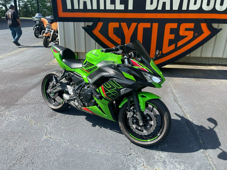 2023 Kawasaki Ninja 650 KRT Edition