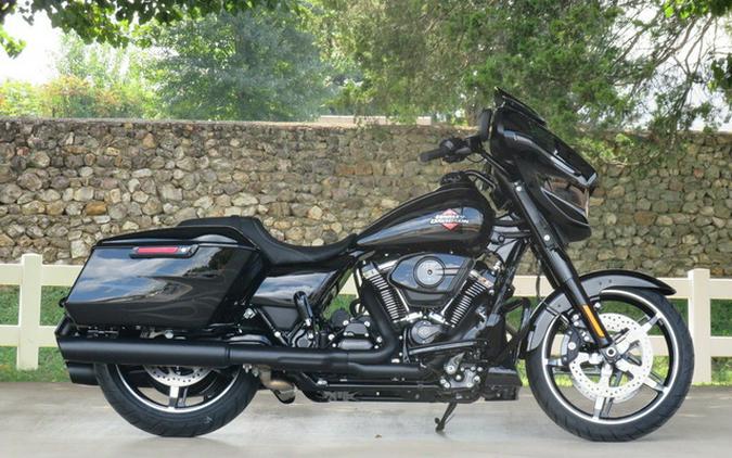 2025 Harley-Davidson FLHX - Street Glide