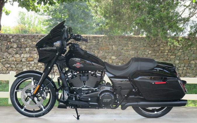 2025 Harley-Davidson FLHX - Street Glide