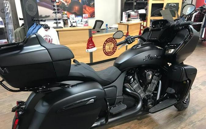 2024 Indian Motorcycle® Pursuit® Dark Horse® Black Smoke