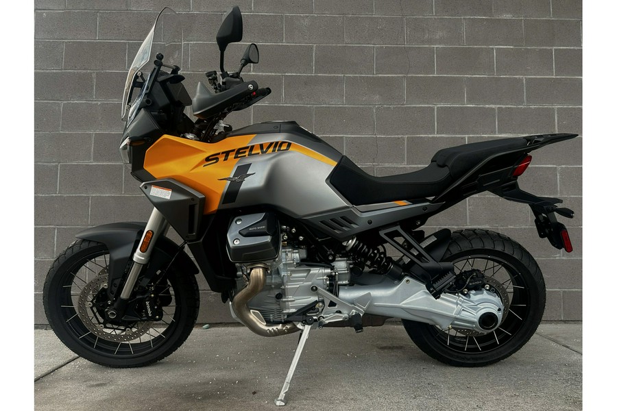 2024 Moto Guzzi STELVIO