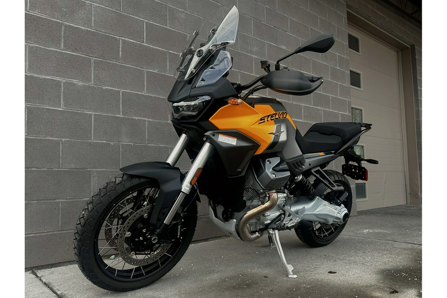 2024 Moto Guzzi STELVIO