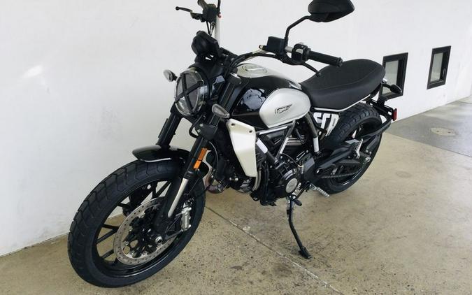 2024 Ducati Scrambler Icon (2G) Black