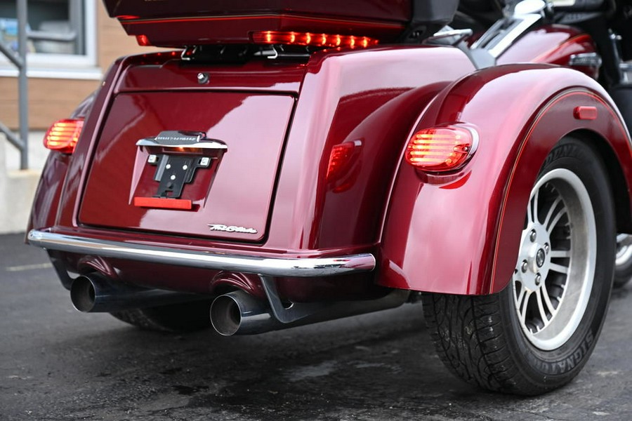 2017 Harley-Davidson® FLHTCUTG - Tri Glide® Ultra