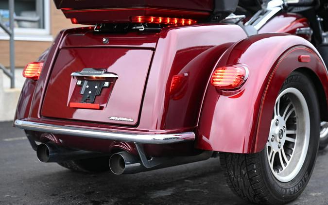 2017 Harley-Davidson® FLHTCUTG - Tri Glide® Ultra