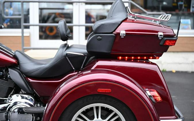 2017 Harley-Davidson® FLHTCUTG - Tri Glide® Ultra