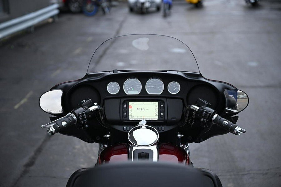 2017 Harley-Davidson® FLHTCUTG - Tri Glide® Ultra