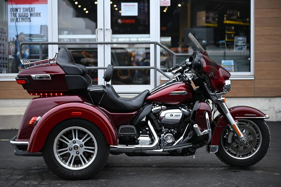 2017 Harley-Davidson® FLHTCUTG - Tri Glide® Ultra