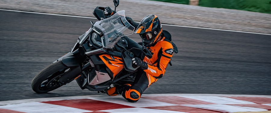 2027 KTM 1390 Super Adventure S EVO