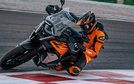 2027 KTM 1390 Super Adventure S EVO