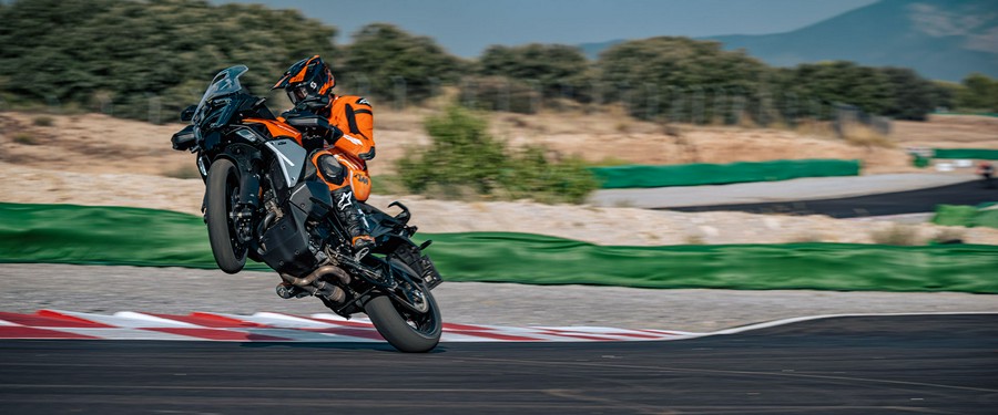 2027 KTM 1390 Super Adventure S EVO