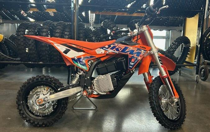 2025 KTM SX-E 5 - U009317