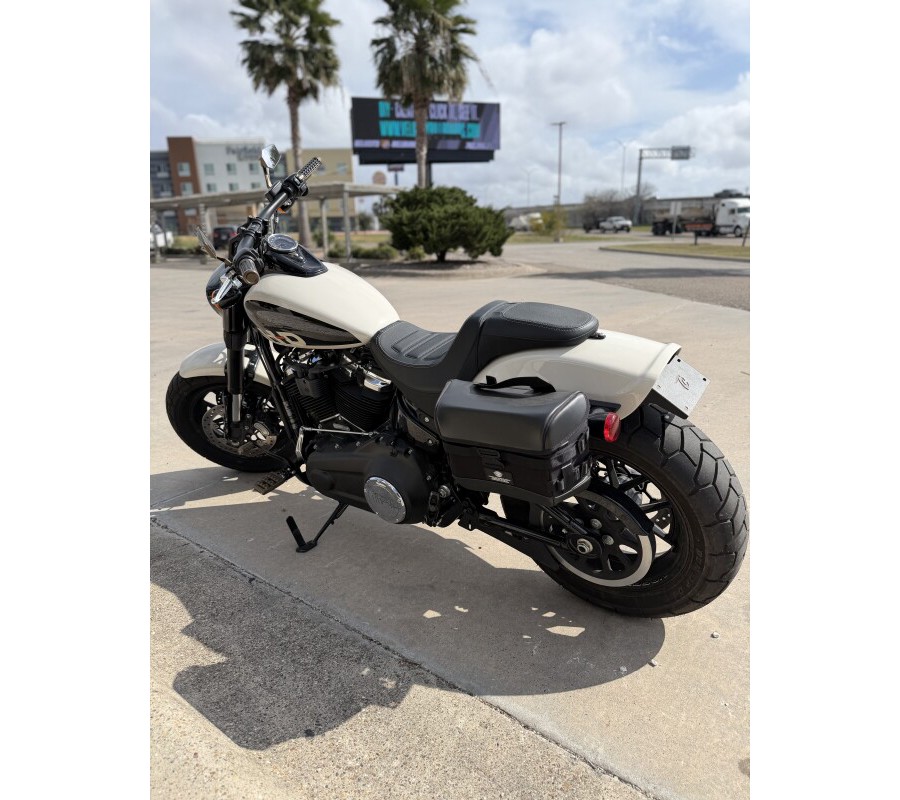 2022 Harley-Davidson Fat Bob 114 White Sand Pearl