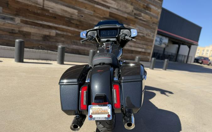 2026 Harley-Davidson® Street Glide® Midnight Ember Chrome Trim