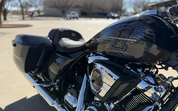 2026 Harley-Davidson® Street Glide® Midnight Ember Chrome Trim