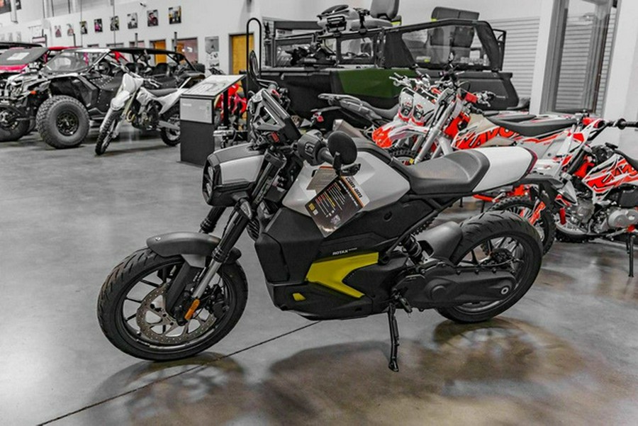 2025 Can-Am Pulse White