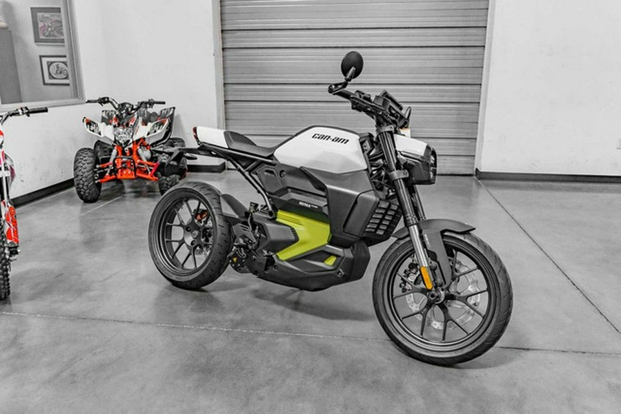 2025 Can-Am Pulse White