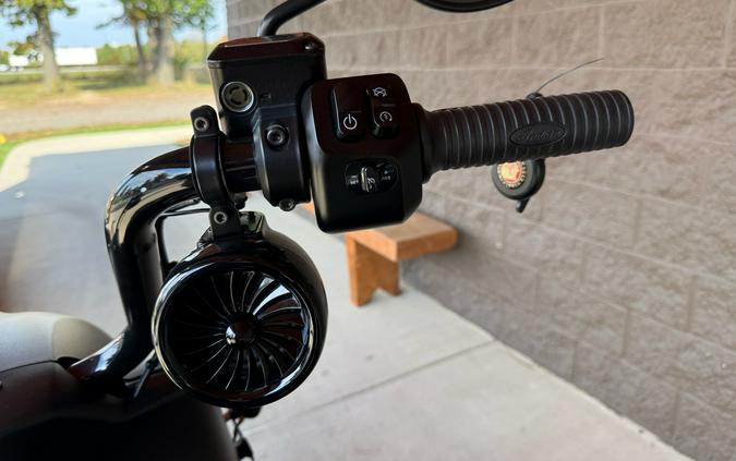 2022 Indian Springfield® Dark Horse®