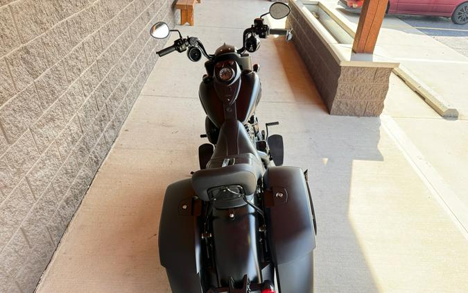 2022 Indian Springfield® Dark Horse®