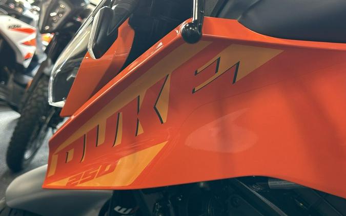 2024 KTM 250 Duke