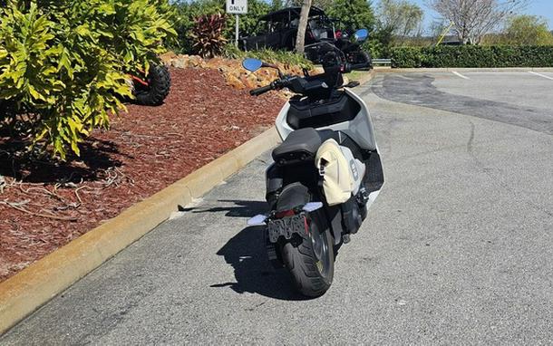 2022 BMW CE 04 Light White