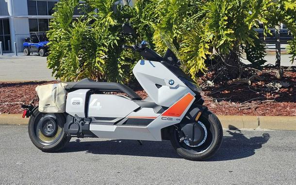 2022 BMW CE 04 Light White