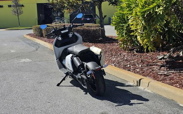 2022 BMW CE 04 Light White