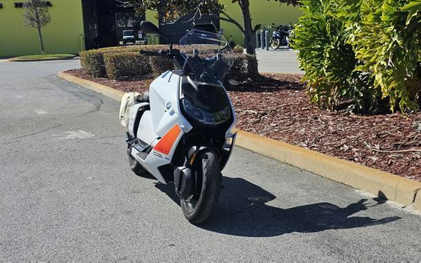 2022 BMW CE 04 Light White