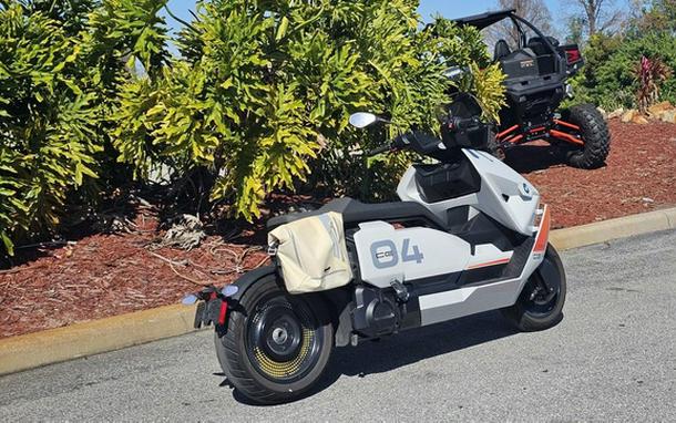 2022 BMW CE 04 Light White