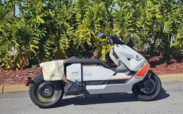 2022 BMW CE 04 Light White