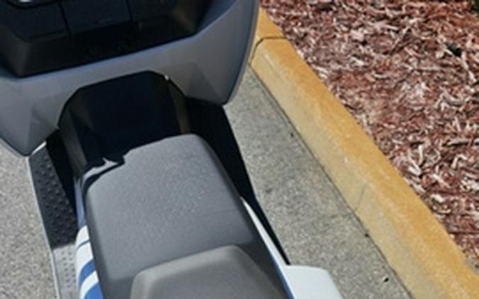 2022 BMW CE 04 Light White