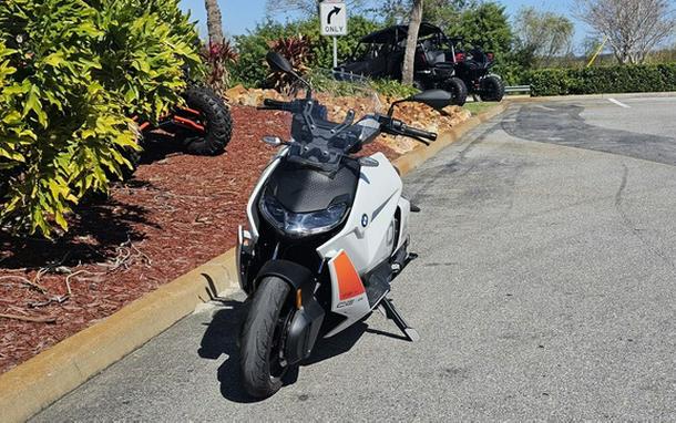 2022 BMW CE 04 Light White