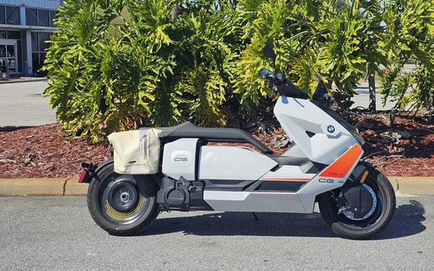 2022 BMW CE 04 Light White