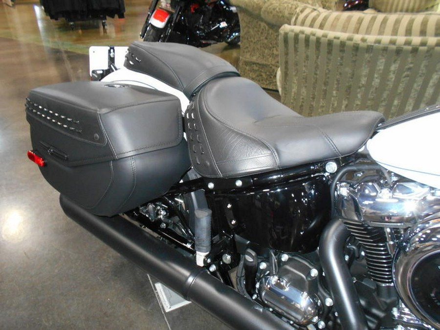 2025 Harley-Davidson® FLHC - Heritage Classic