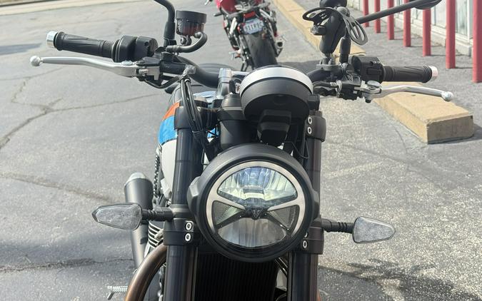 2025 Triumph Speed Twin 900 Pure White/Maui Blue/Tangerine Orange - E7490T