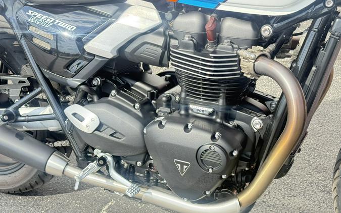 2025 Triumph Speed Twin 900 Pure White/Maui Blue/Tangerine Orange - E7490T