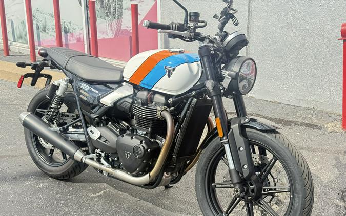 2025 Triumph Speed Twin 900 Pure White/Maui Blue/Tangerine Orange - E7490T