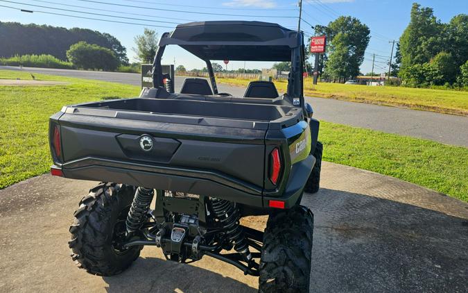 2025 Can-Am Commander XT 700