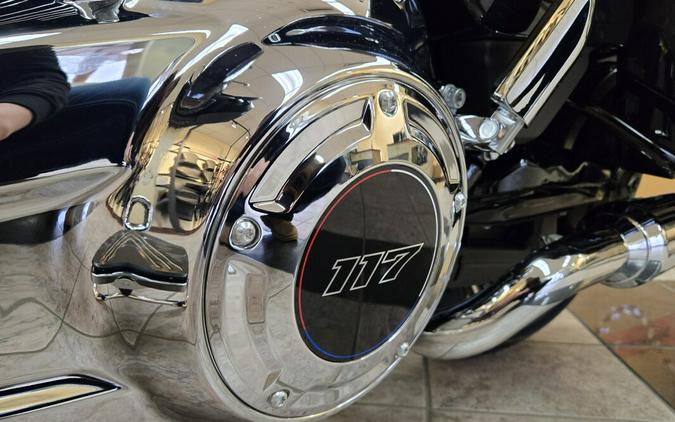 2026 Harley-Davidson® Street Glide® Enthusiast Collection Midnight Ember Chrome Trim