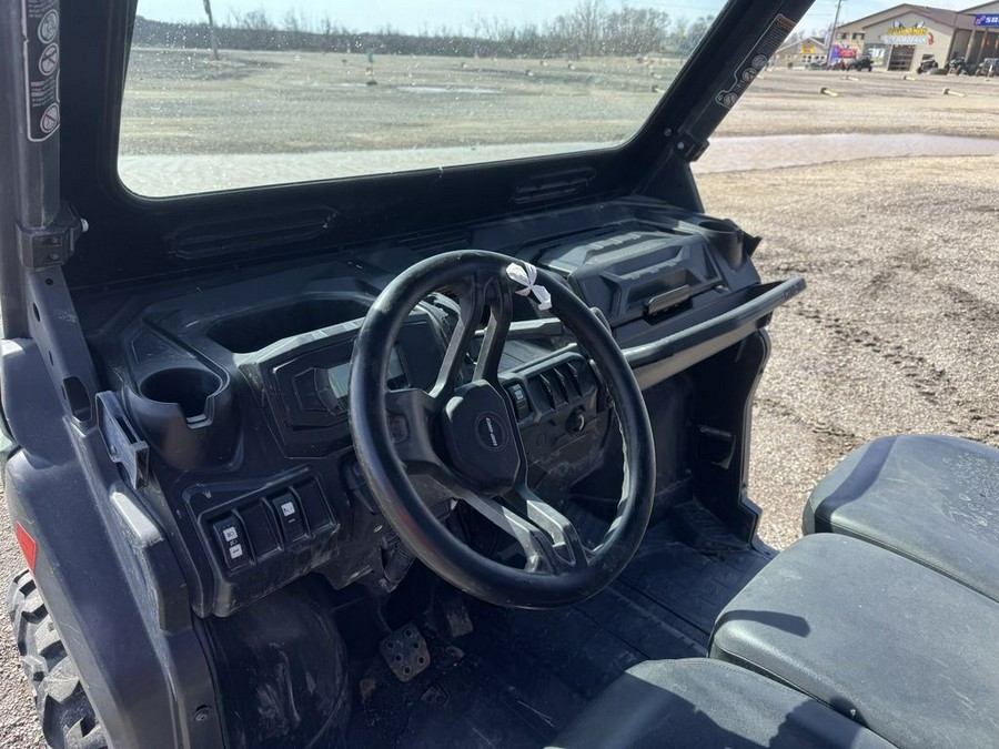 2022 Can-Am Defender HD9