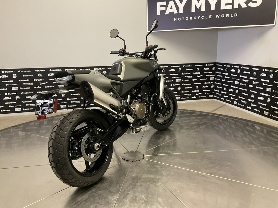 2027 HUSQVARNA SVARTPILEN 801 - 040217Q