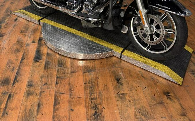 2021 Harley-Davidson® Road King® BLACK