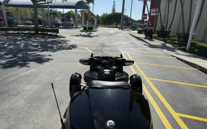 2023 Can-Am Spyder F3 Limited Dark Wheels